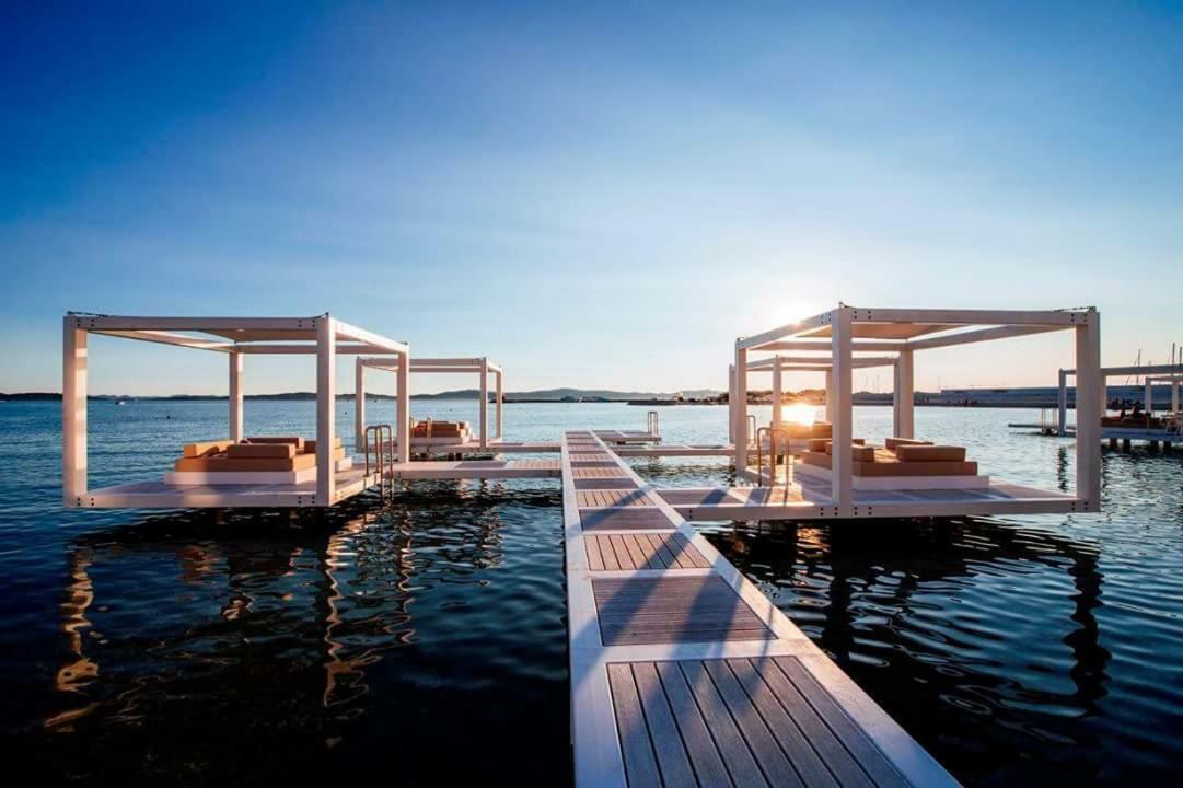 Apartman Mladenka Sukošan Exterior foto