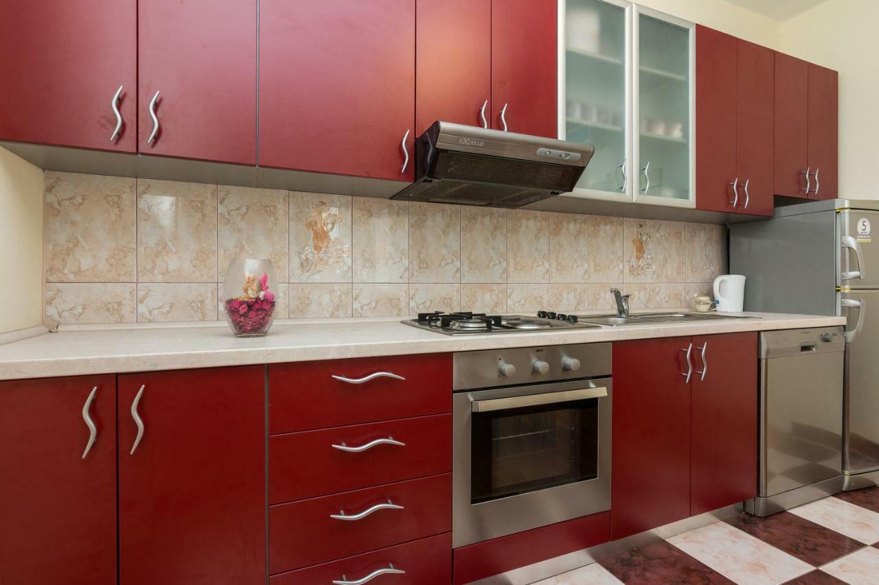 Apartman Mladenka Sukošan Exterior foto